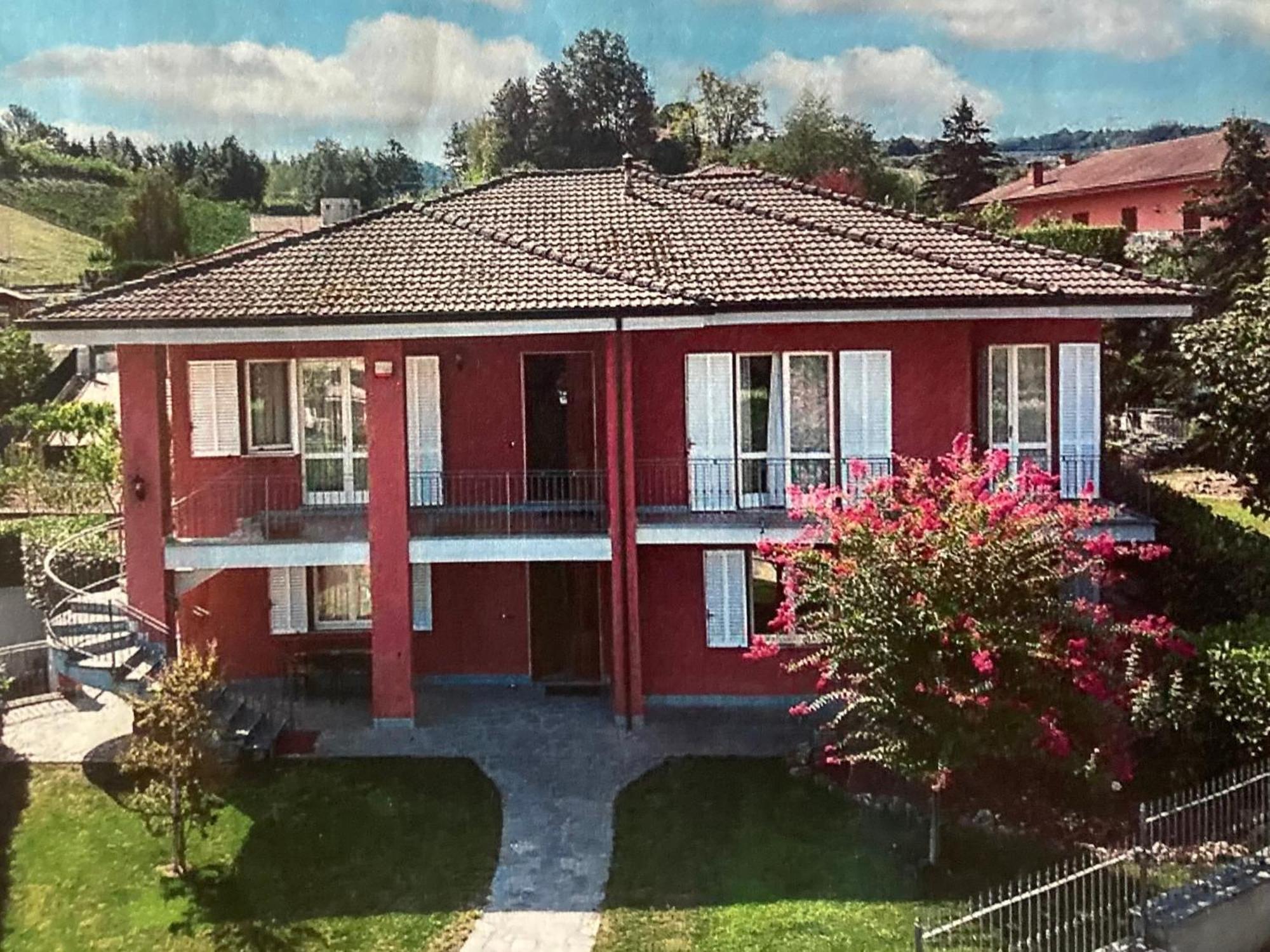 Appartamento Casa Finestre Bianche Canelli Esterno foto