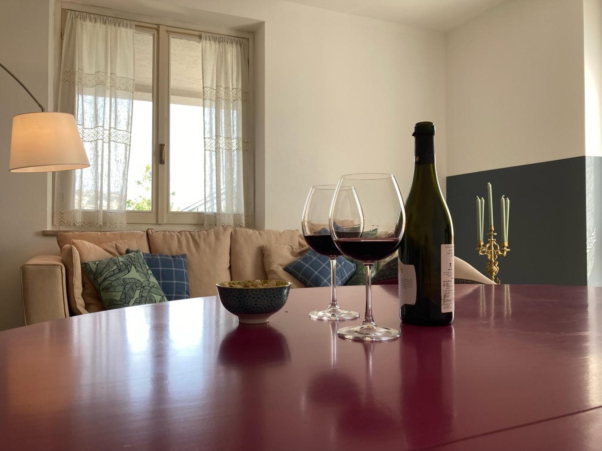 Appartamento Casa Finestre Bianche Canelli Esterno foto