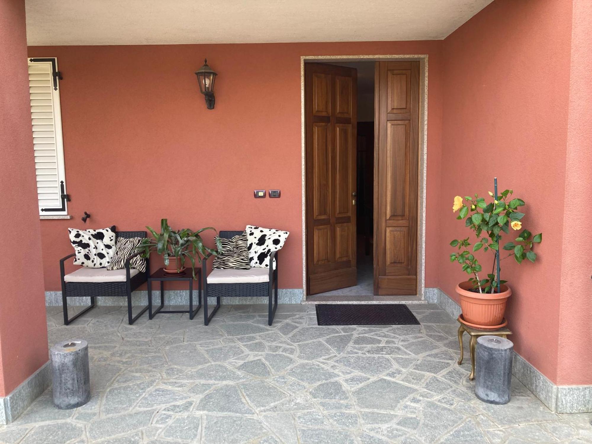 Appartamento Casa Finestre Bianche Canelli Esterno foto
