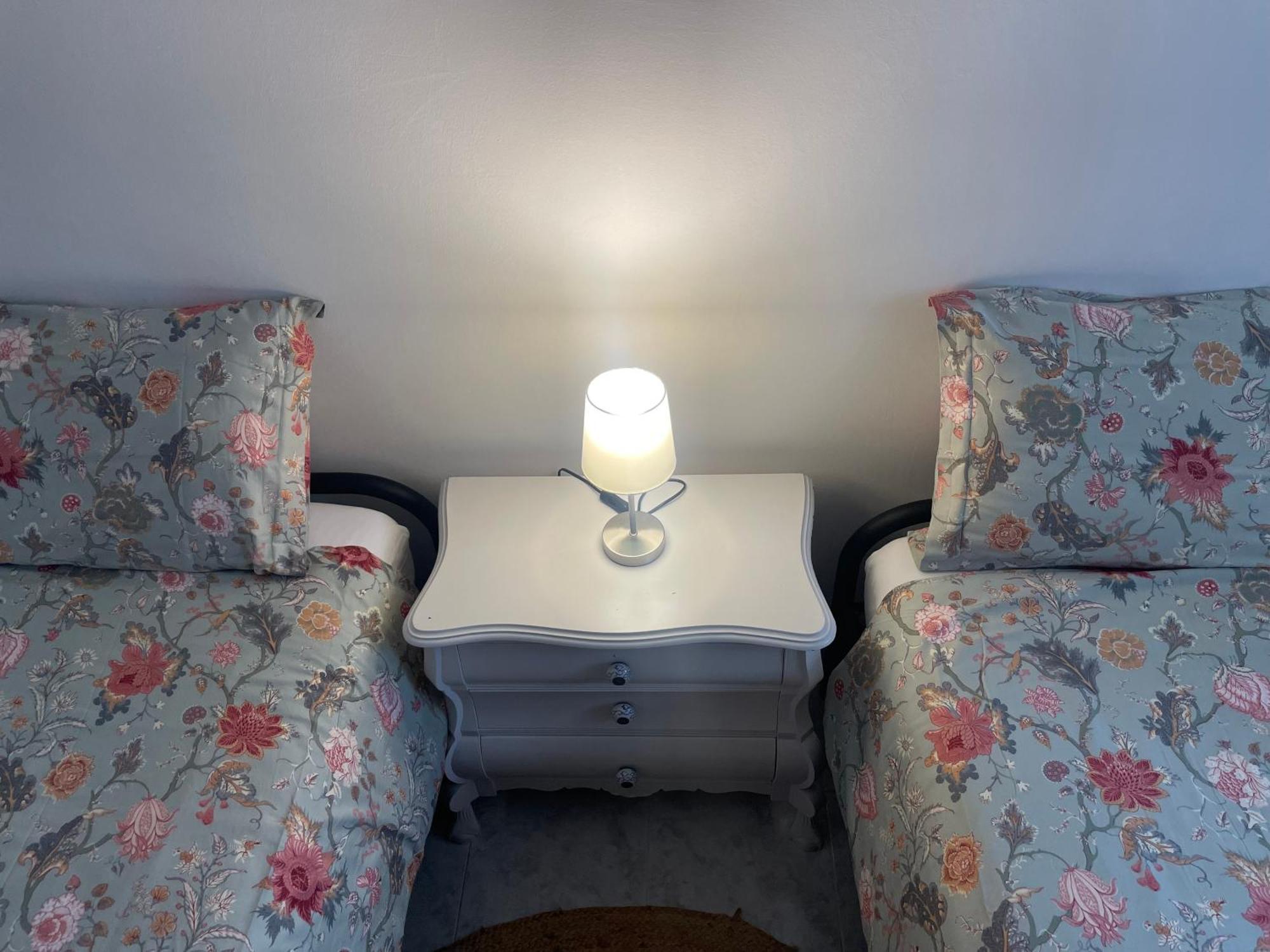 Appartamento Casa Finestre Bianche Canelli Esterno foto